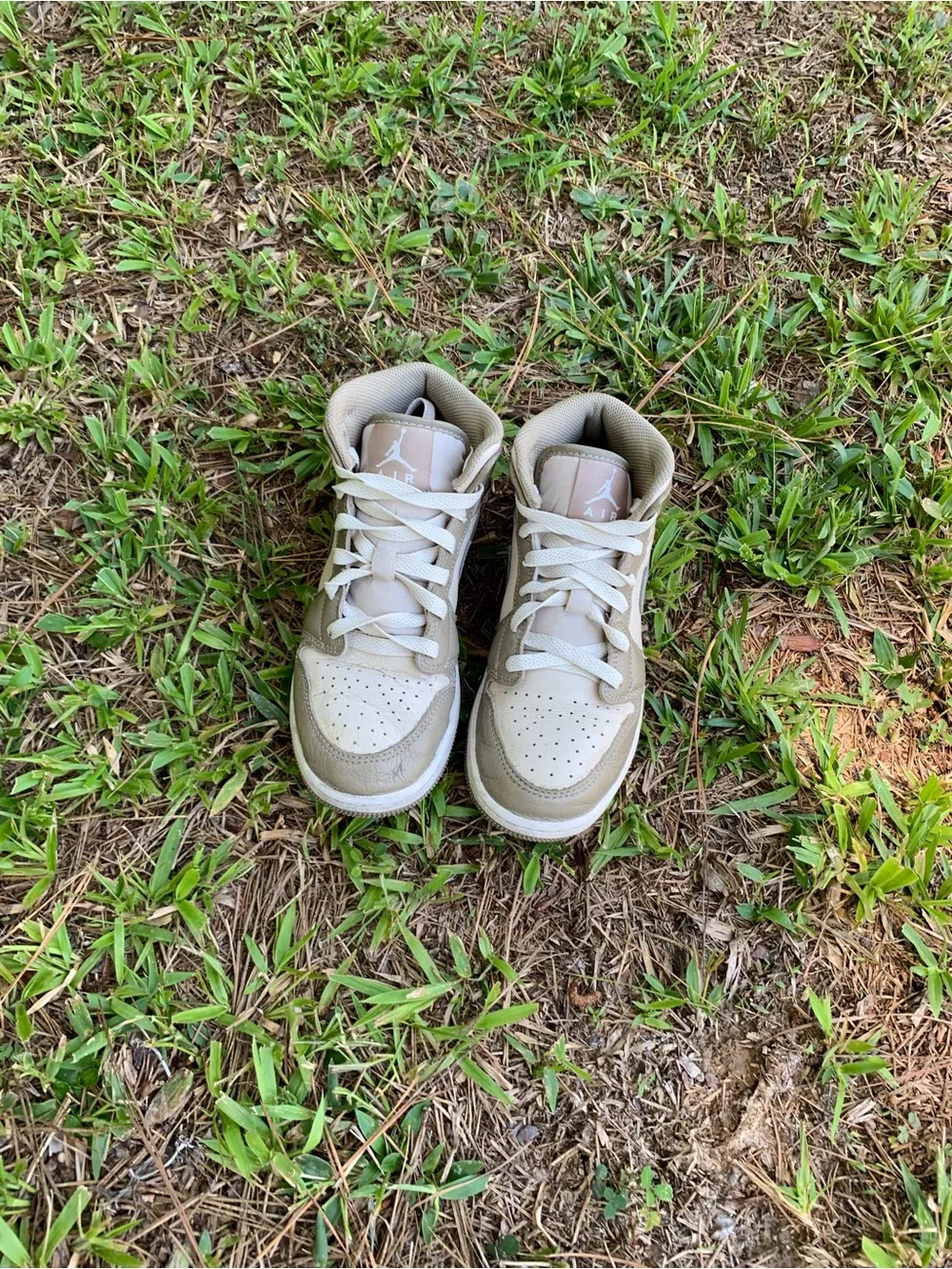 Nike Kids Jordan 1 Kaki size 4.5